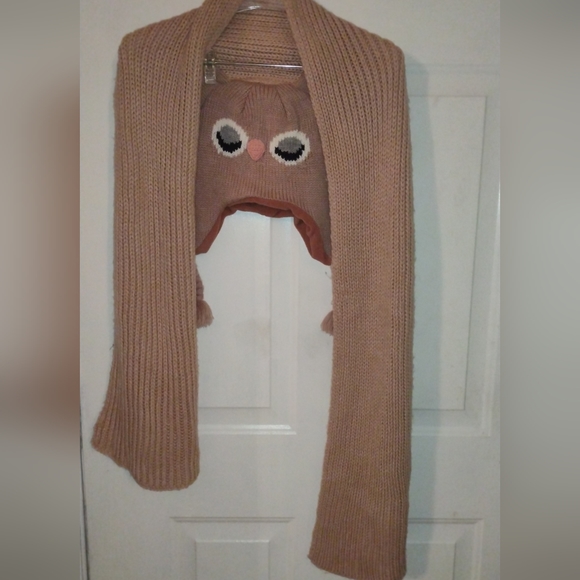 SCARF AND HAT 🤠 - Picture 5 of 6